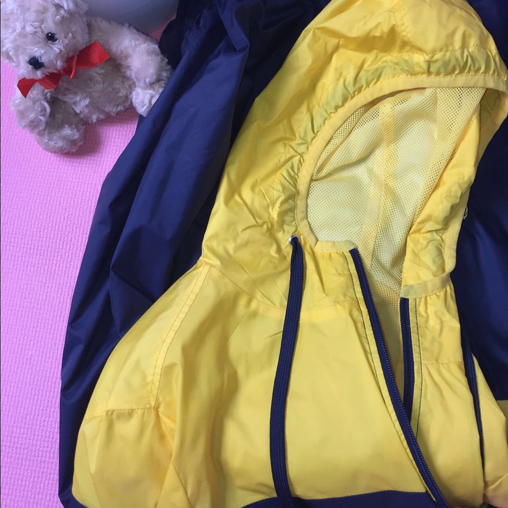 men’s windbreaker